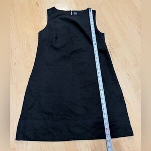 GAP Black Sleeveless Shift Dress